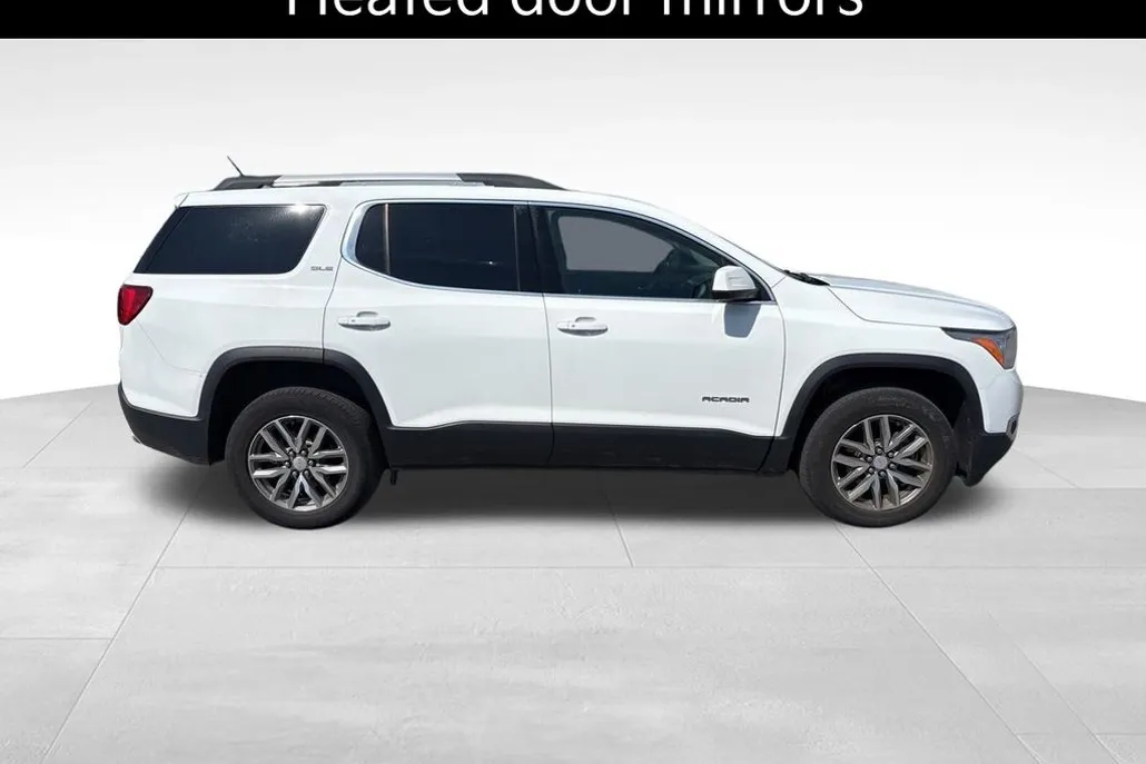 2017 Gmc Acadia SLE photo 1