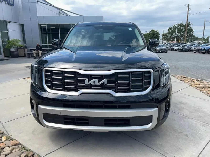 2024 Kia Telluride S photo 1