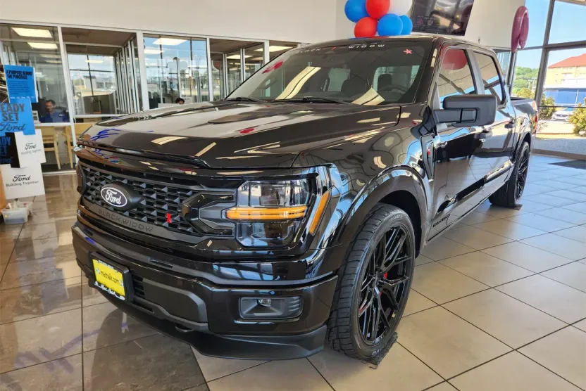 2025 Ford F-150 STX photo 1