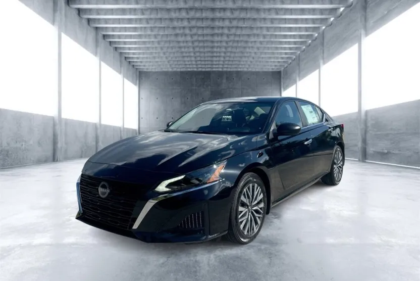 2025 Nissan Altima SV photo 1