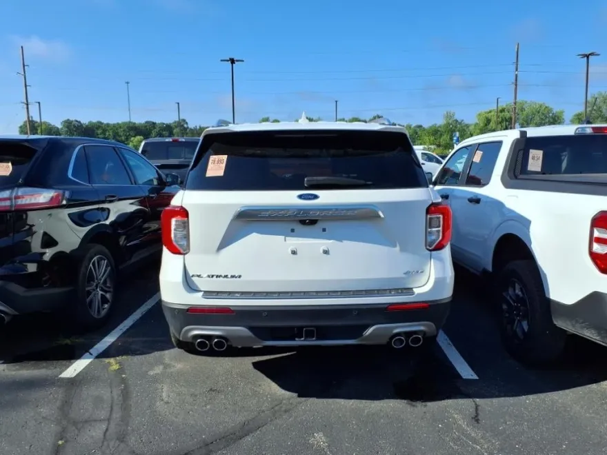 2022 Ford Explorer Platinum photo 1