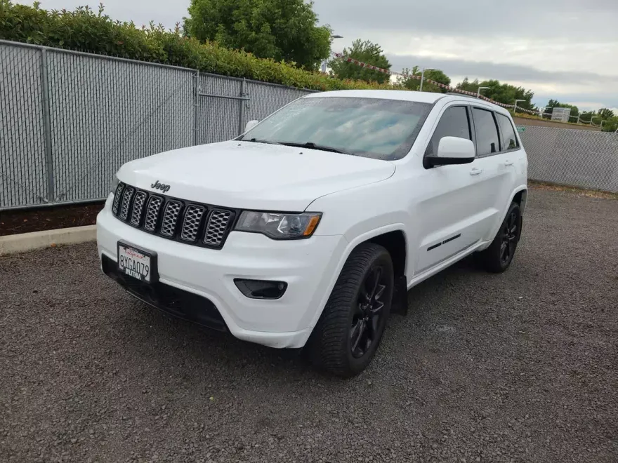 2021 Jeep Grand Cherokee Laredo X photo 1