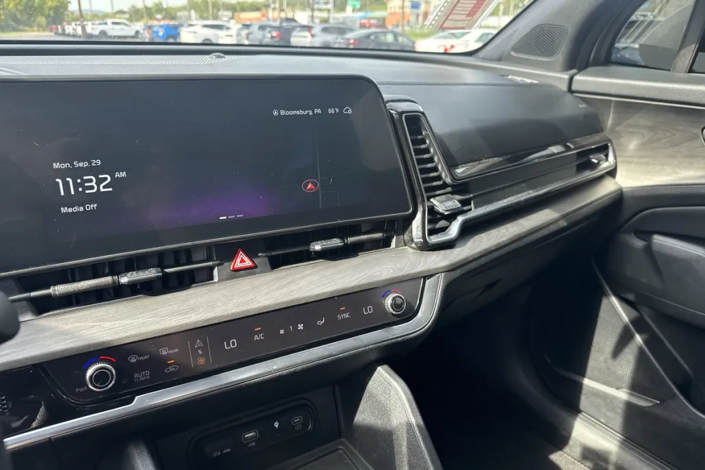 2024 Kia Sportage X-Line photo 1