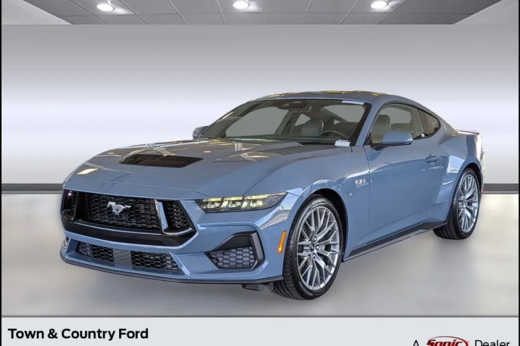 2025 Ford Mustang GT Premium photo 1