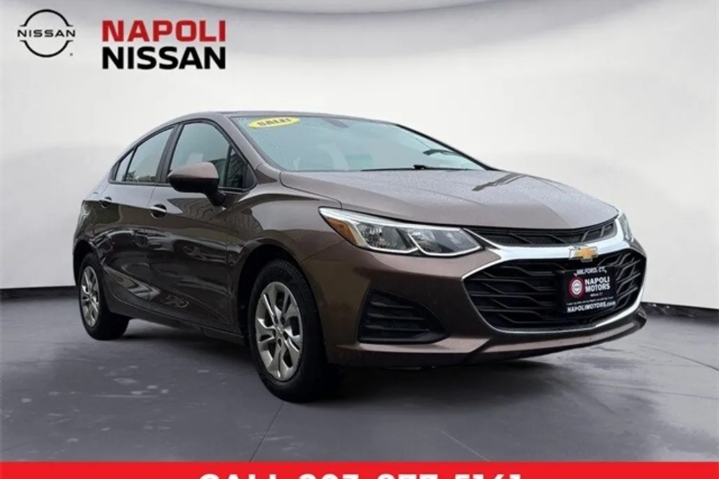 2019 Chevrolet Cruze LS photo 1