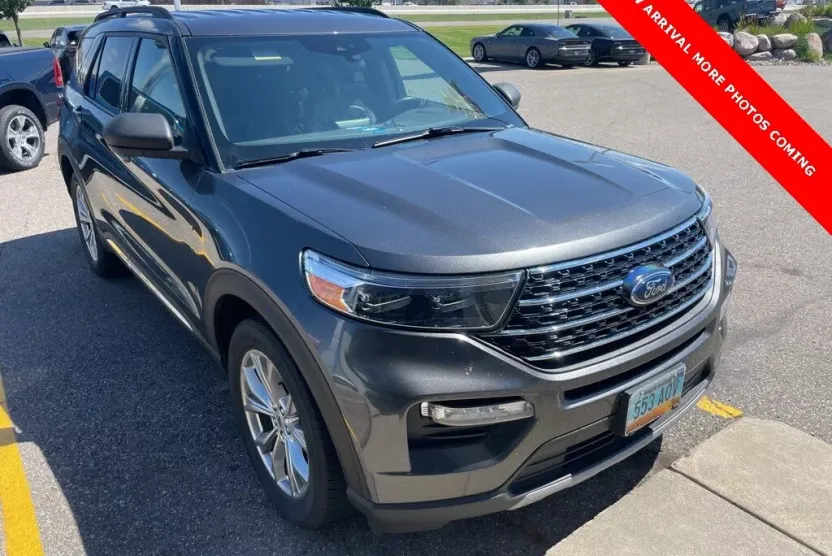 2020 Ford Explorer XLT photo 1