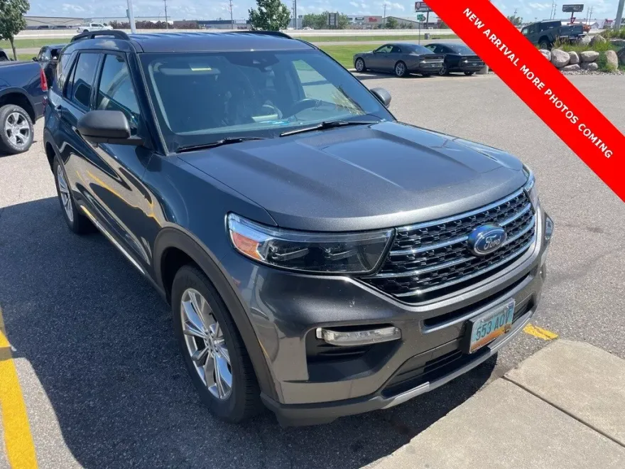 2020 Ford Explorer XLT photo 1
