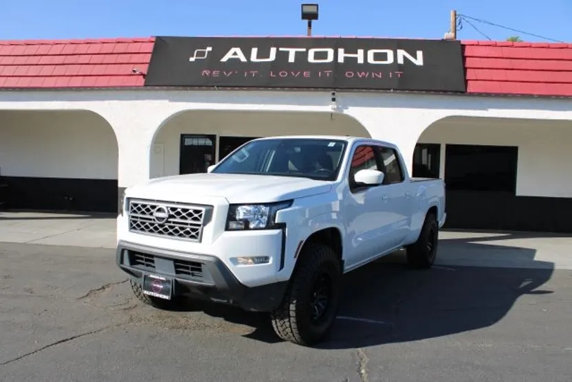2022 Nissan Frontier Crew Cab SV photo 1
