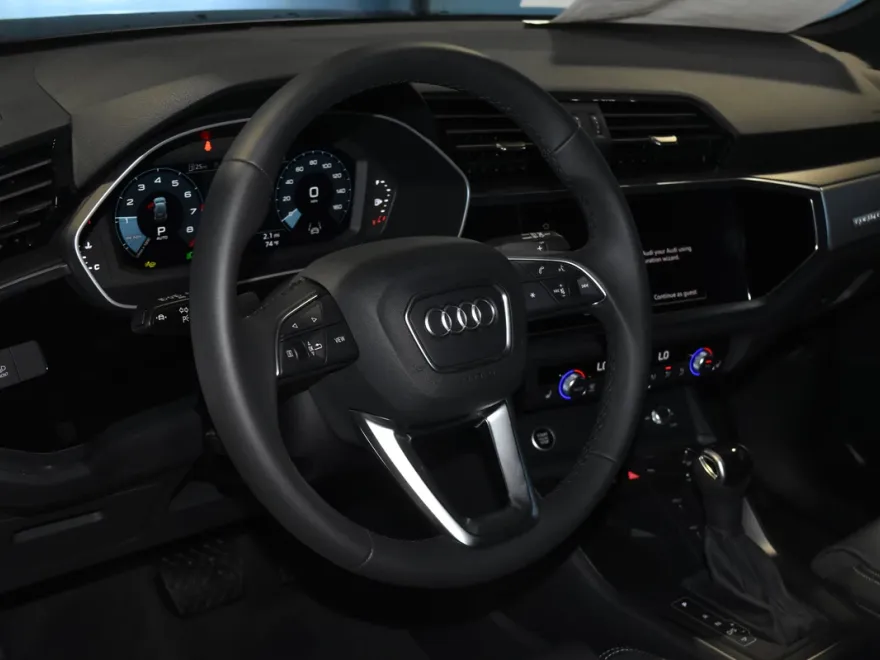 2025 Audi Q3 45 TFSI S line Premium photo 1