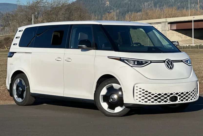 2025 Volkswagen ID. Buzz Pro S photo 1