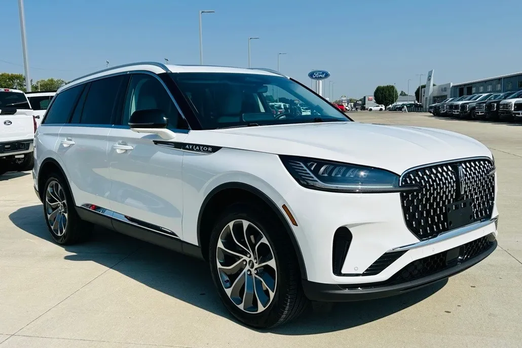 2025 Lincoln Aviator Premiere photo 1