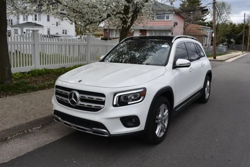 2021 Mercedes Benz GLB 250 photo 1