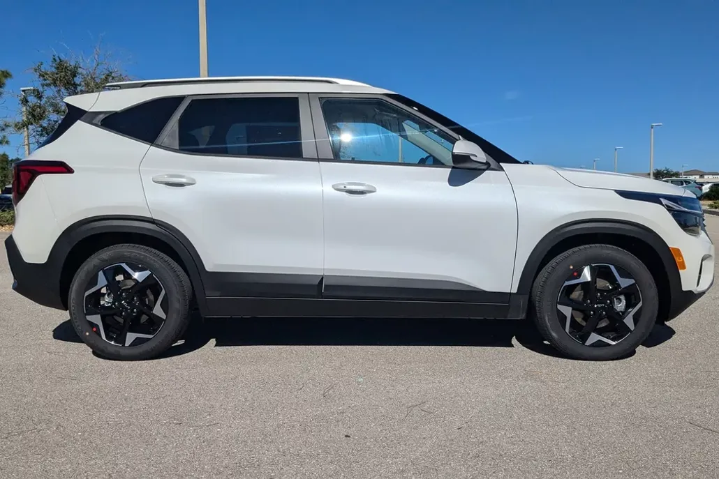 2026 Kia Seltos S photo 1