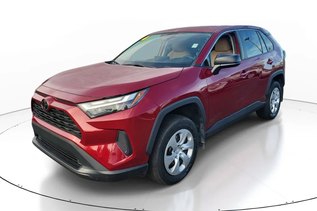 2024 Toyota RAV4 LE photo 1