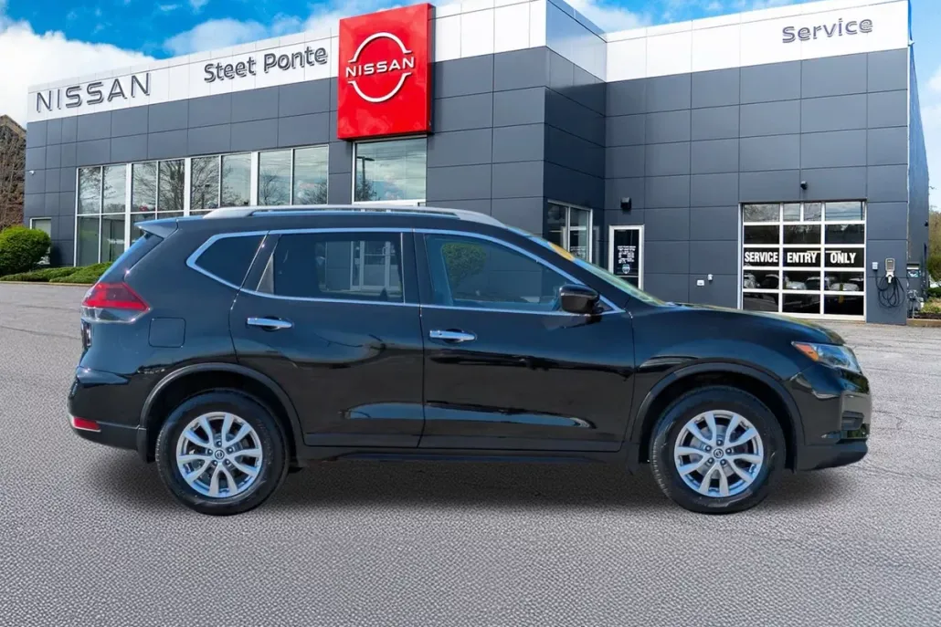 2019 Nissan Rogue SV photo 1