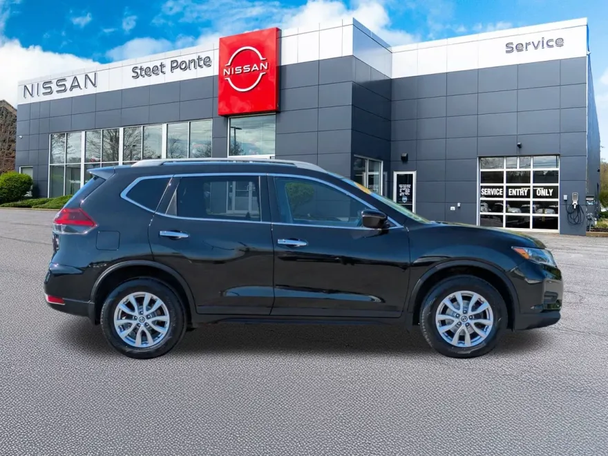 2019 Nissan Rogue SV photo 1