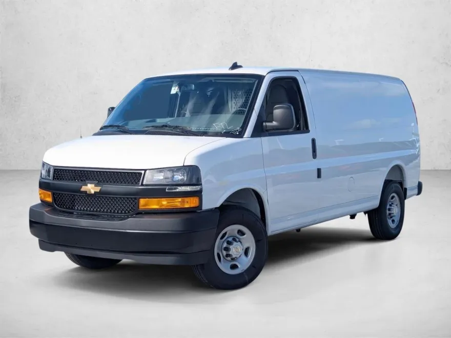 2025 Chevrolet Express Cargo 2500 Base photo 1