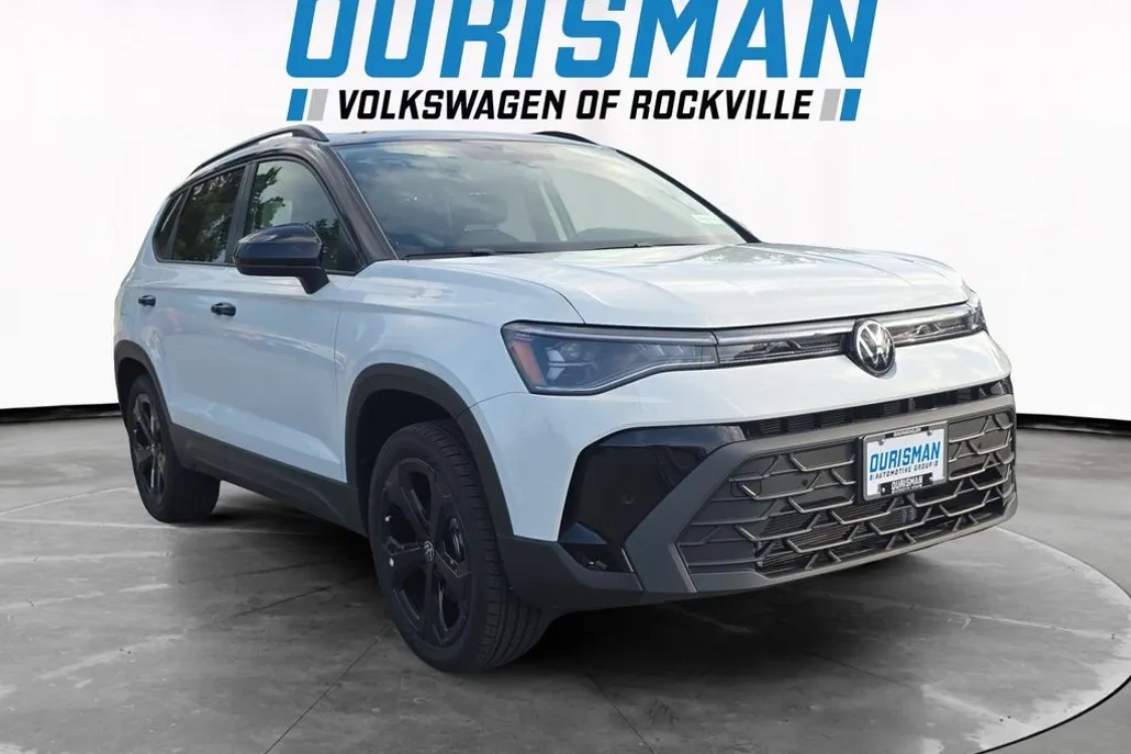 2025 Volkswagen Taos SE photo 1