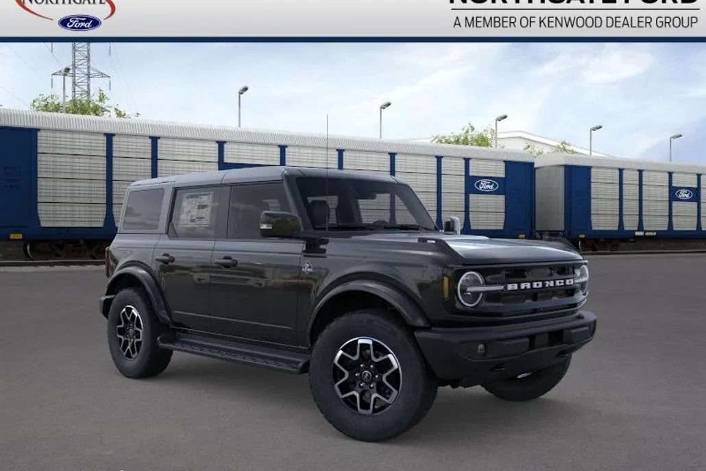 2025 Ford Bronco Outer Banks photo 1