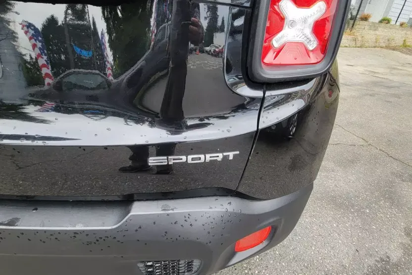 2018 Jeep Renegade Sport photo 1