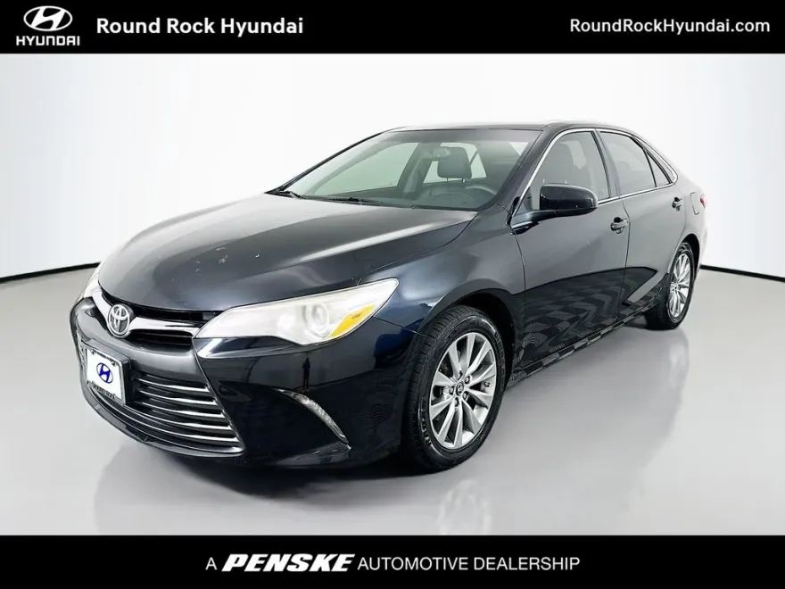 2017 Toyota Camry XLE photo 1