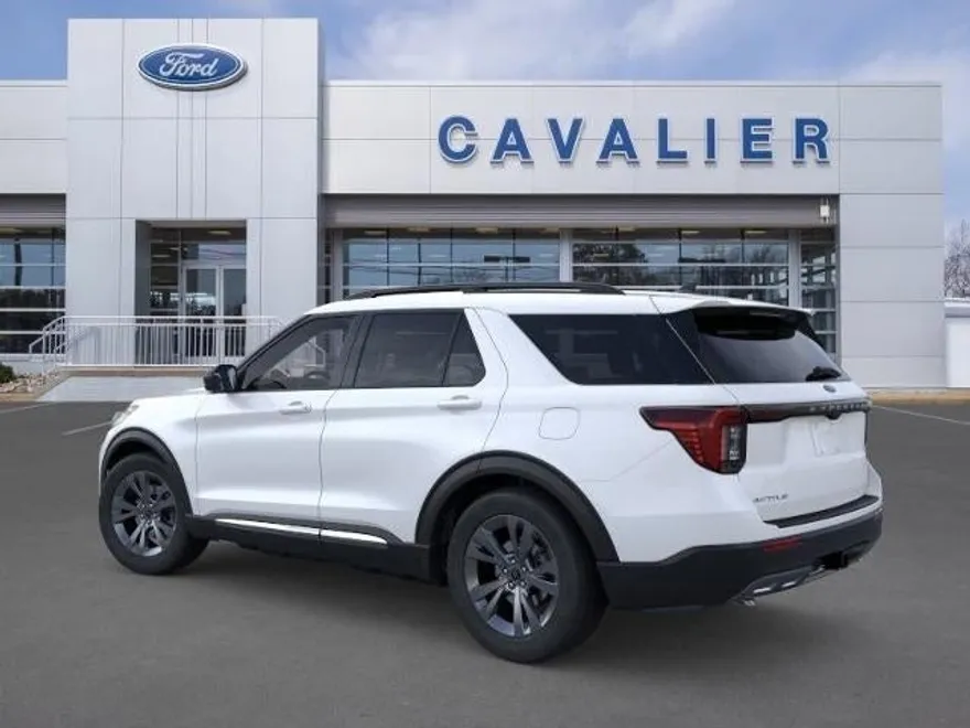 2025 Ford Explorer photo 1