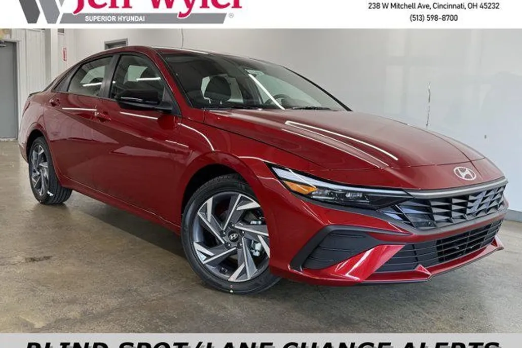 2025 Hyundai Elantra SEL Sport photo 1