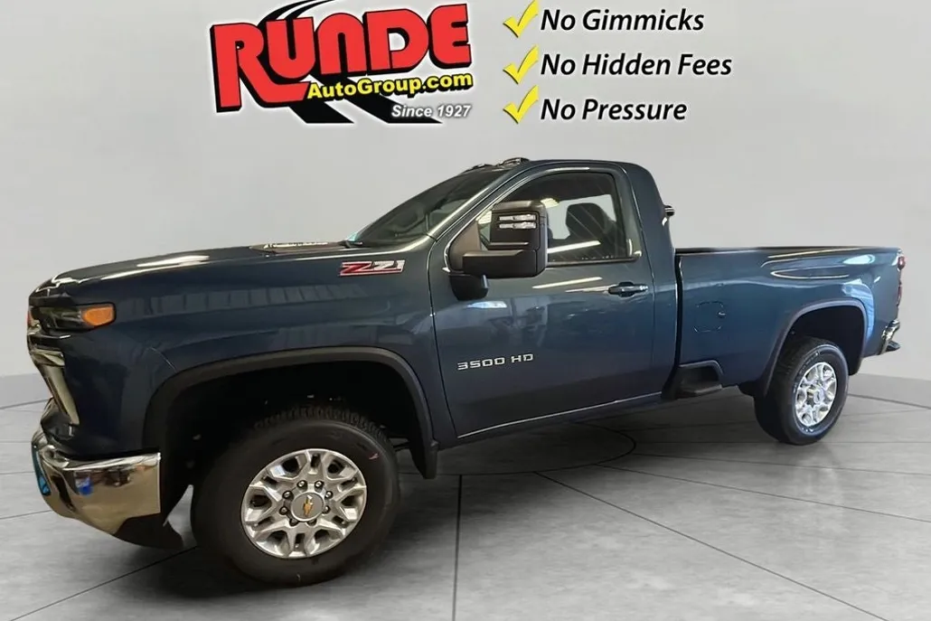 2026 Chevrolet Silverado 3500HD LT photo 1