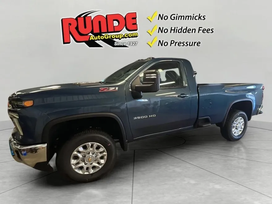 2026 Chevrolet Silverado 3500HD LT photo 1