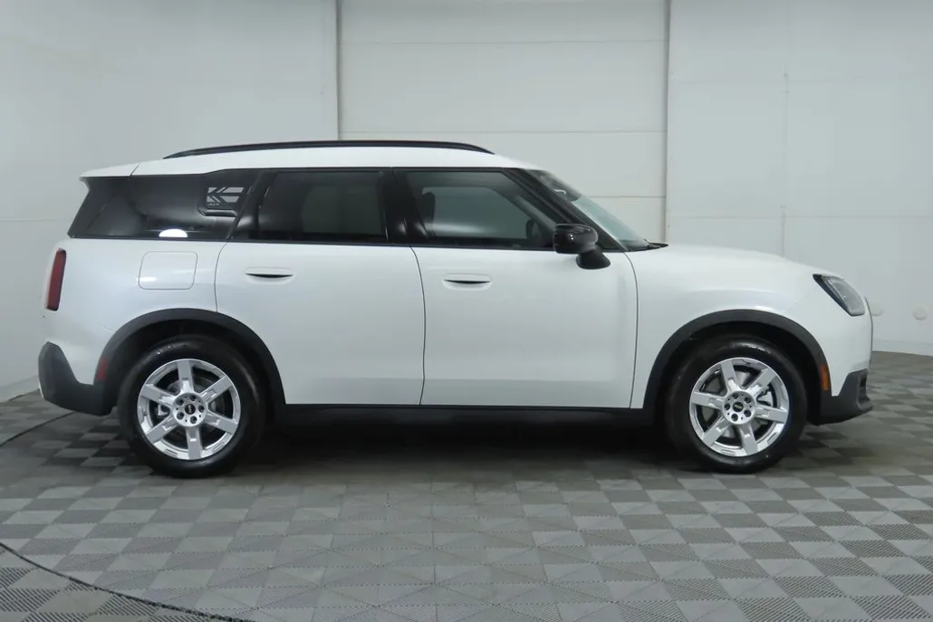 2025 Mini Countryman ALL4 Signature photo 1