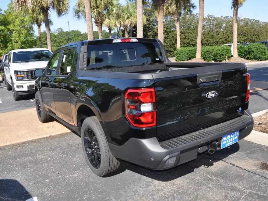 2025 Ford Maverick Lariat photo 1