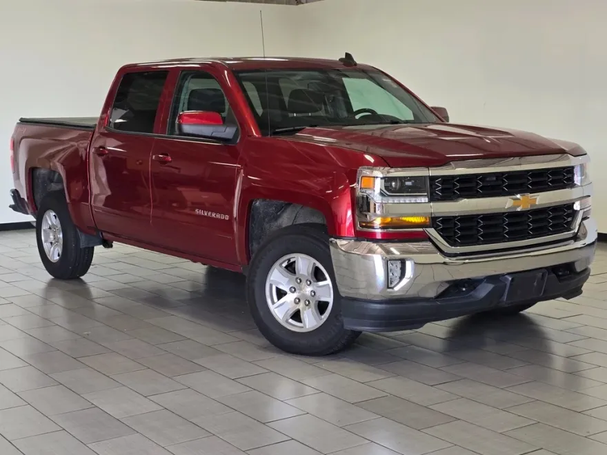 2018 Chevrolet Silverado 1500 LT photo 1