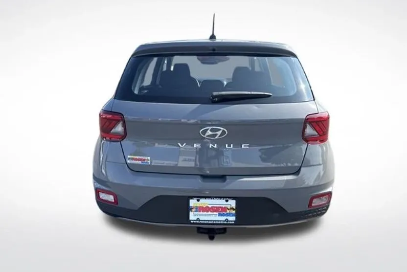 2023 Hyundai Venue SE photo 1