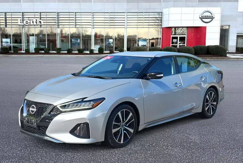 2023 Nissan Maxima SV photo 1