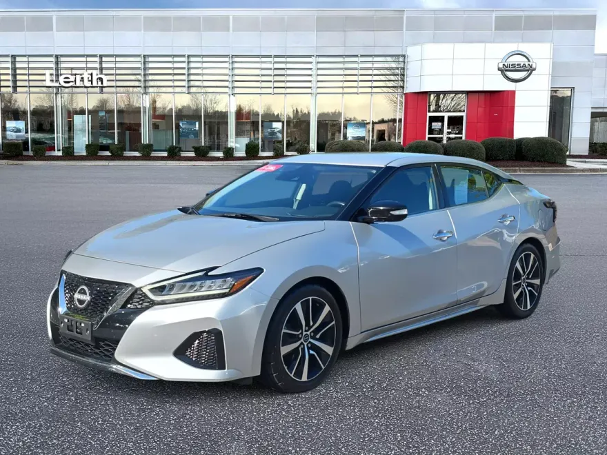 2023 Nissan Maxima SV photo 1