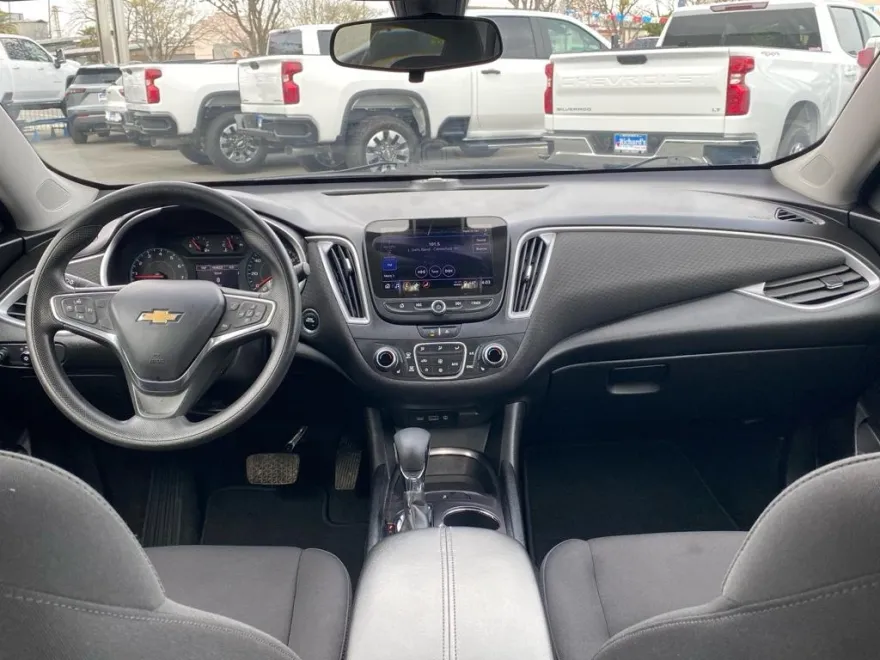 2022 Chevrolet Malibu 1LT photo 1