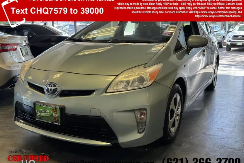 2013 Toyota Prius One photo 1