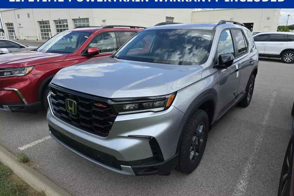 2025 Honda Pilot TrailSport photo 1