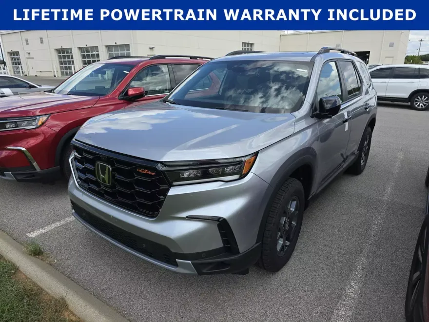 2025 Honda Pilot TrailSport photo 1