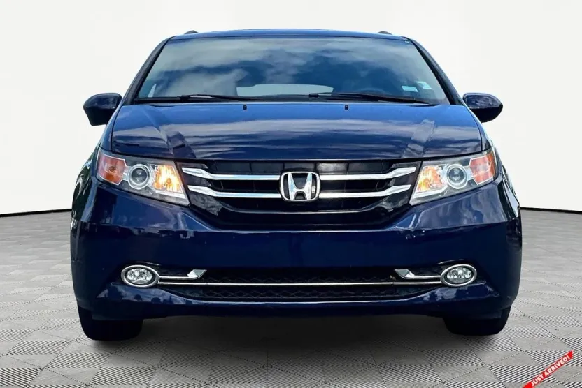 2016 Honda Odyssey SE photo 1