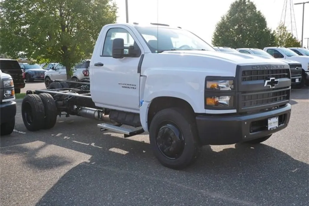 2024 Chevrolet Silverado 5500HD Work Truck photo 1