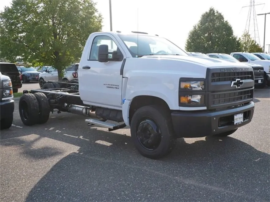2024 Chevrolet Silverado 5500HD Work Truck photo 1