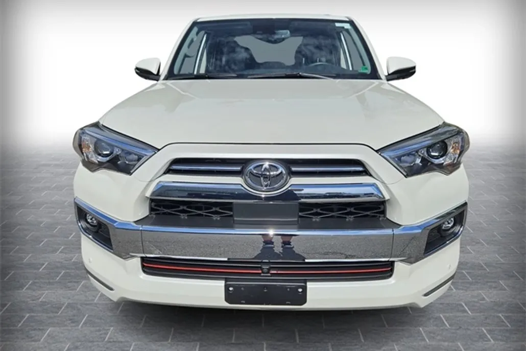 2022 Toyota 4Runner Limited photo 1