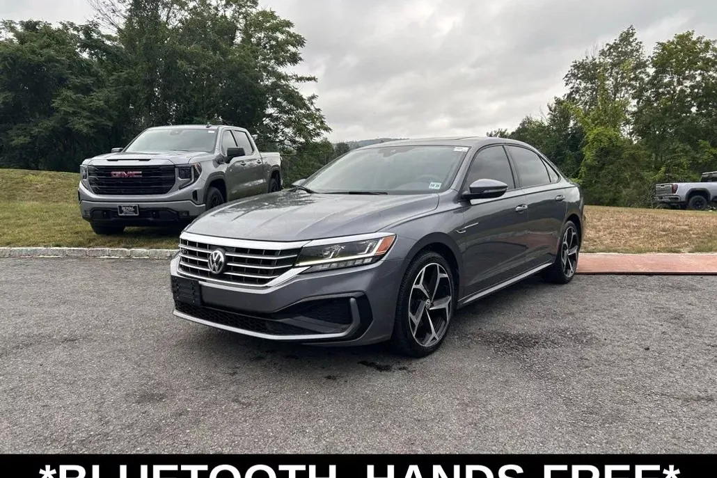 2020 Volkswagen Passat 2.0T R-Line photo 1