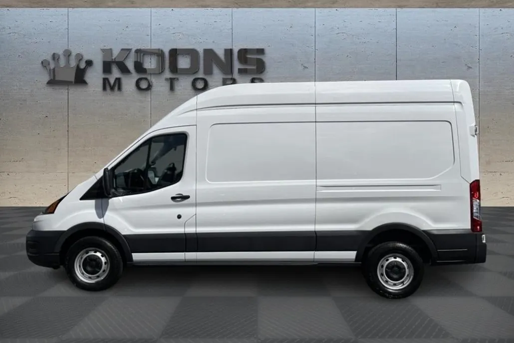 2023 Ford Transit photo 1