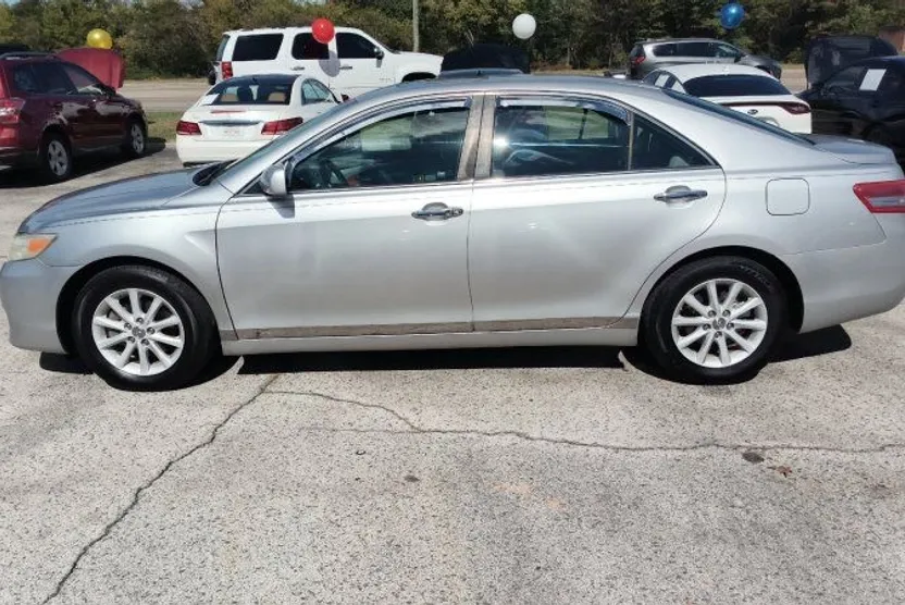 2011 Toyota Camry Base photo 1