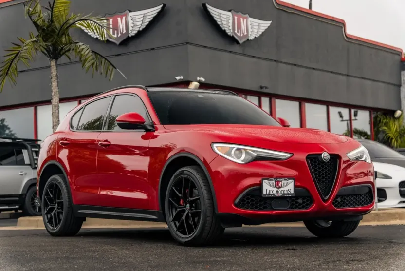 2018 Alfa Romeo Stelvio Ti Sport photo 1
