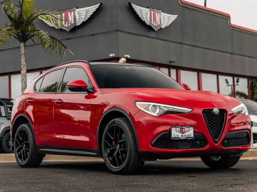 2018 Alfa Romeo Stelvio Ti Sport photo 1