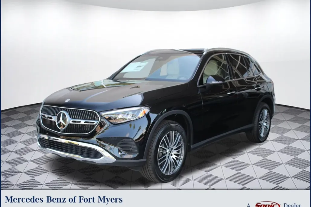 2026 Mercedes Benz GLC 300 photo 1