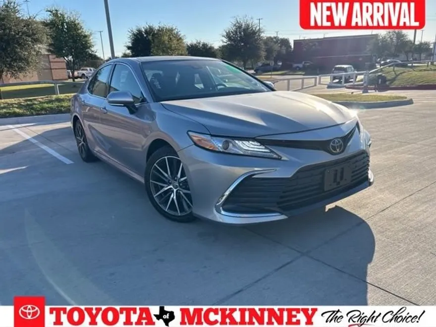 2022 Toyota Camry XLE photo 1